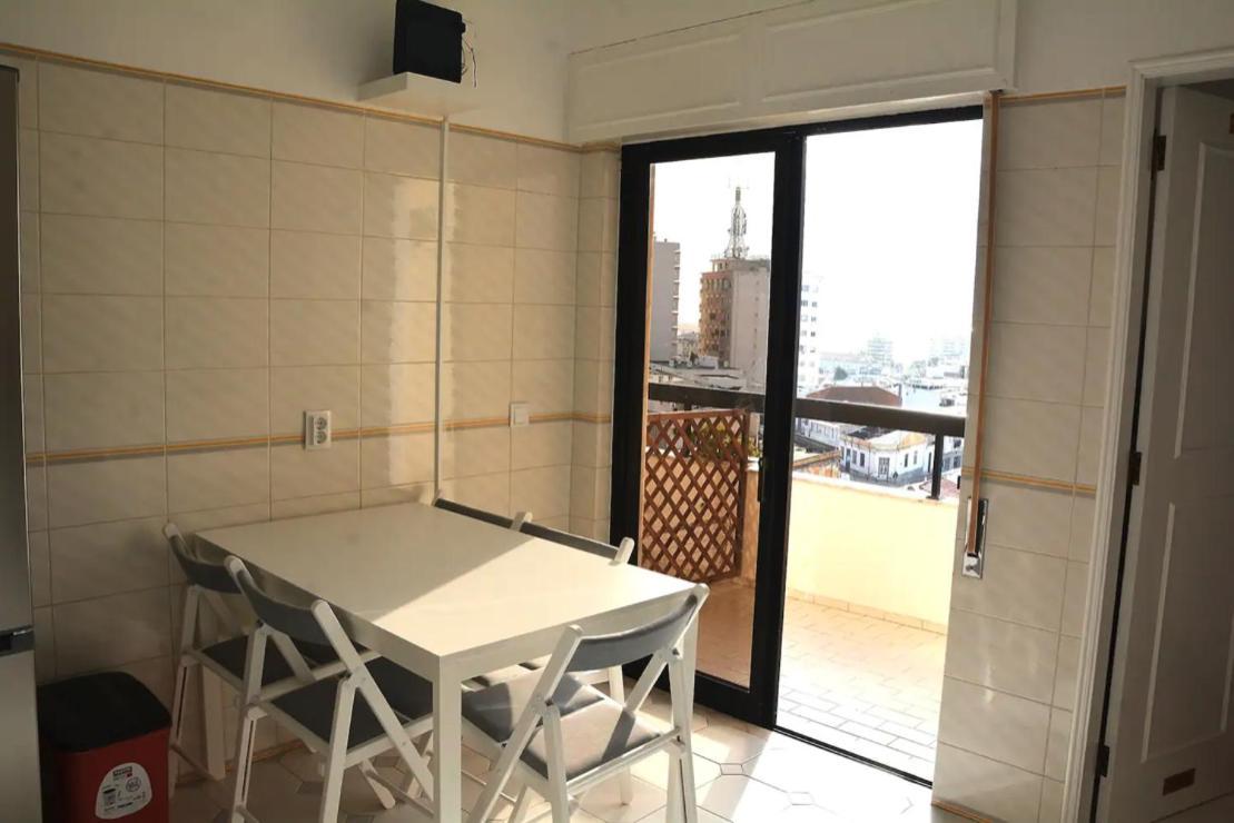 Blife Chelsya Private Rooms Faro Luaran gambar