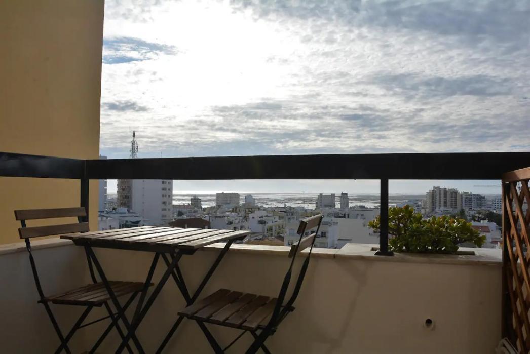 Blife Chelsya Private Rooms Faro Luaran gambar